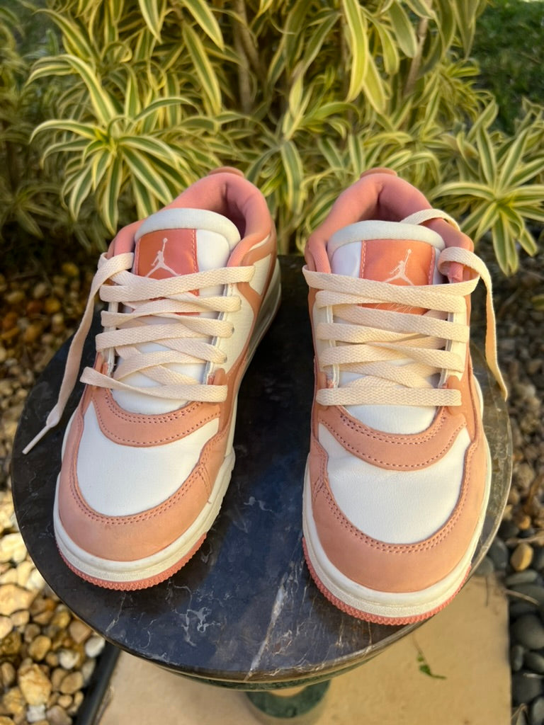 JORDAN 4 RM Guava Ice (Women's 6)