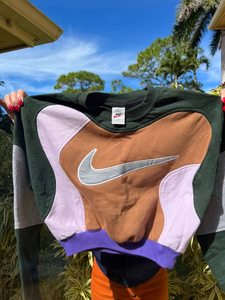 NIKE REWORKED PULLOVER (purple)