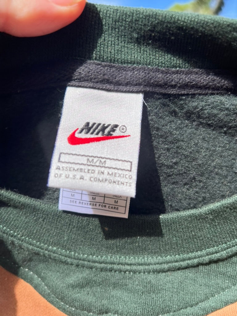 NIKE REWORKED PULLOVER (purple)