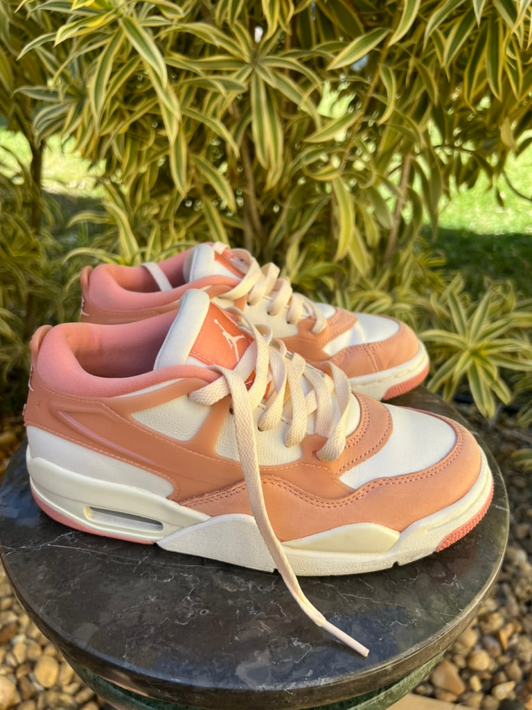 JORDAN 4 RM Guava Ice (Women's 6)