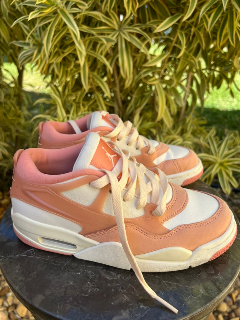 JORDAN 4 RM Guava Ice (Women's 6)