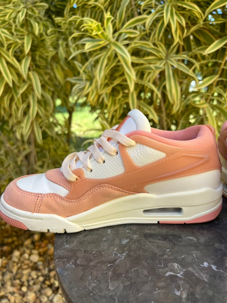 JORDAN 4 RM Guava Ice (Women's 6)