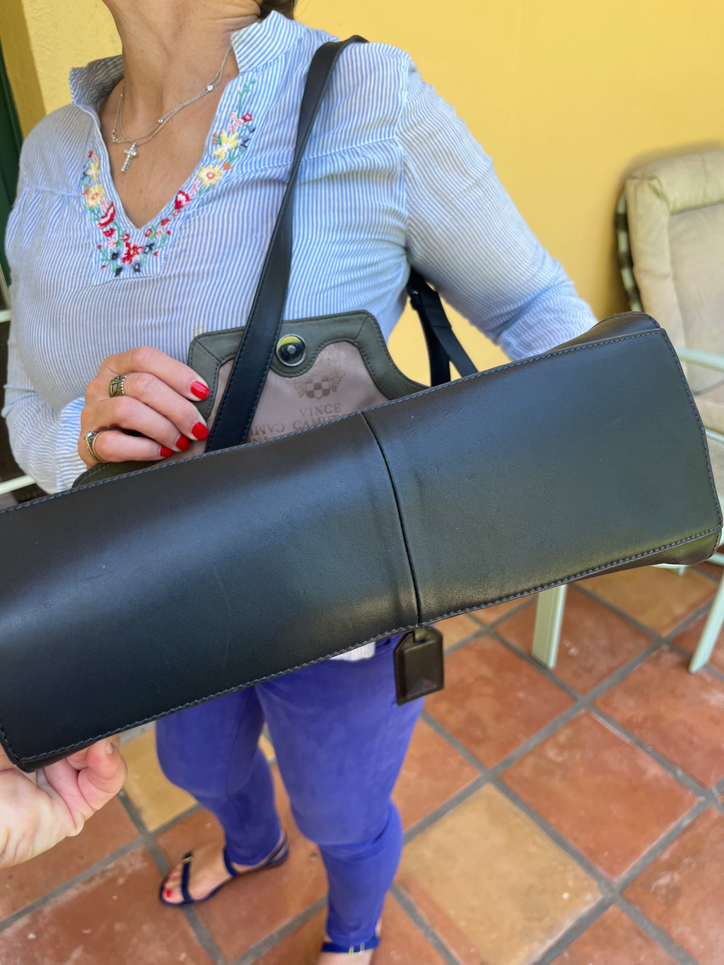VINCE CAMUTO Messenger Bag