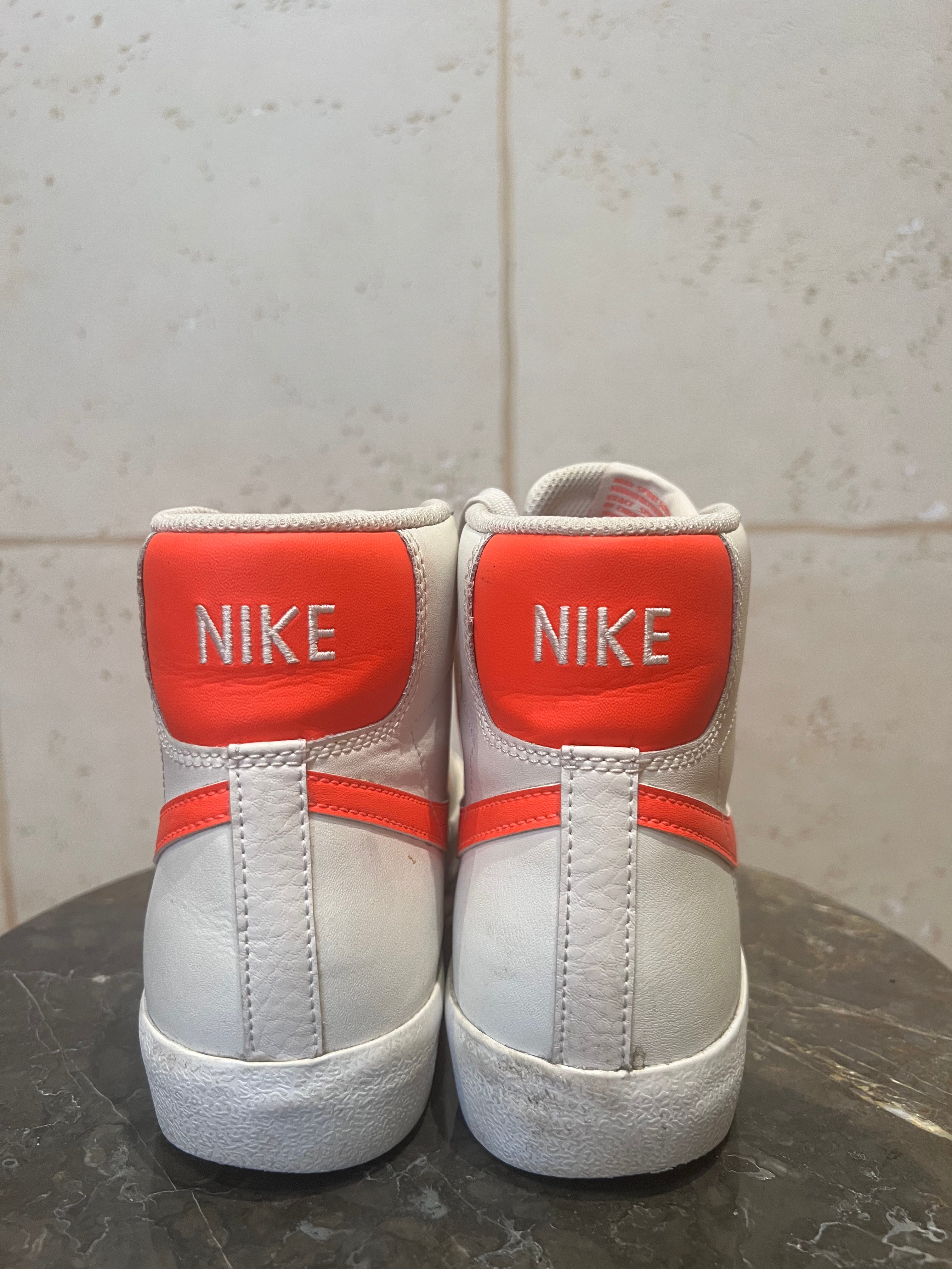 NIKE Blazer Mid '77 GS Phantom Crimson Sneakers