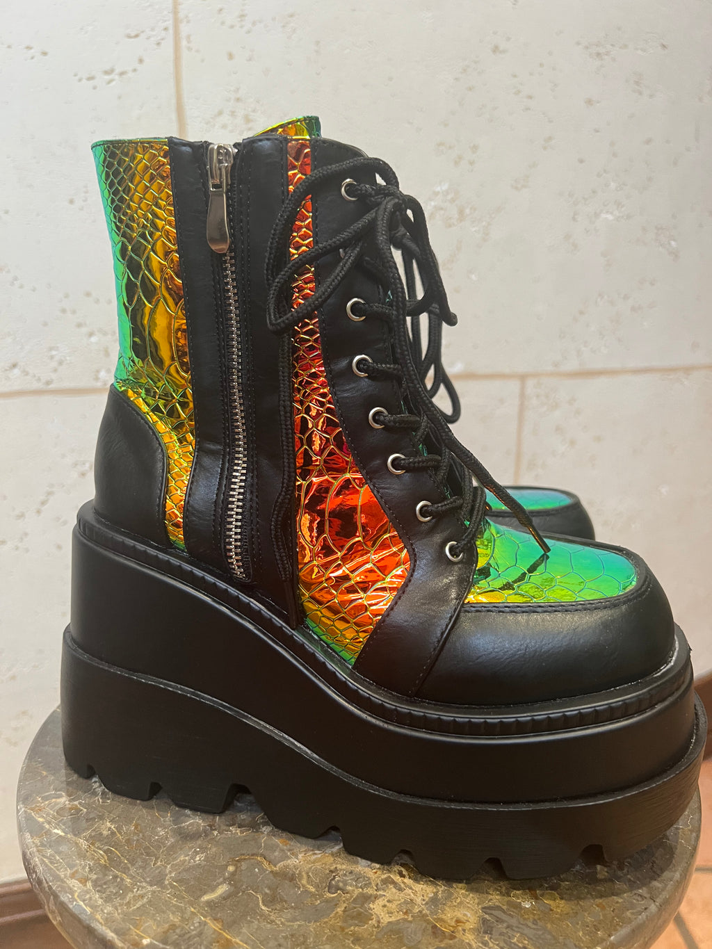 CAPE ROBBIN Radio Holographic Platform Ankle Boot