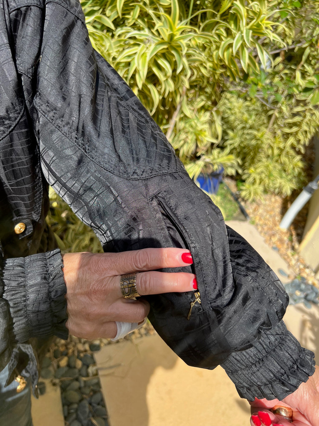 DESCENTE black ski jacket