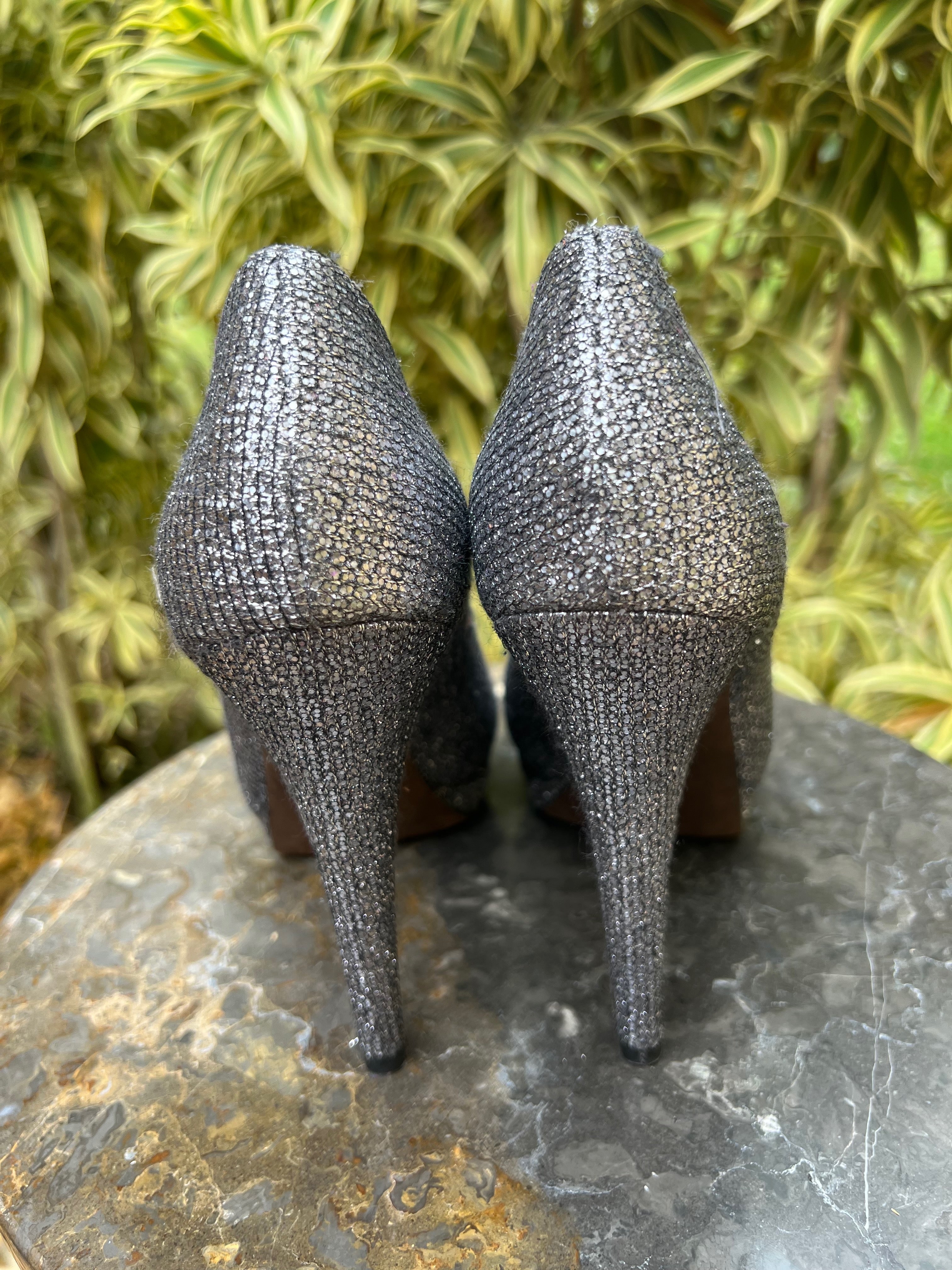 VERA WANG Selima Silver Gunmetal Metallic Peep Toe Platform Heel